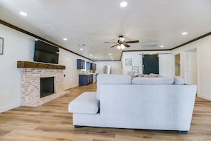 Unclassified image, 5 of 58, button - Lakeside Home w/Private Casita & Stunning Views (San Angelo)