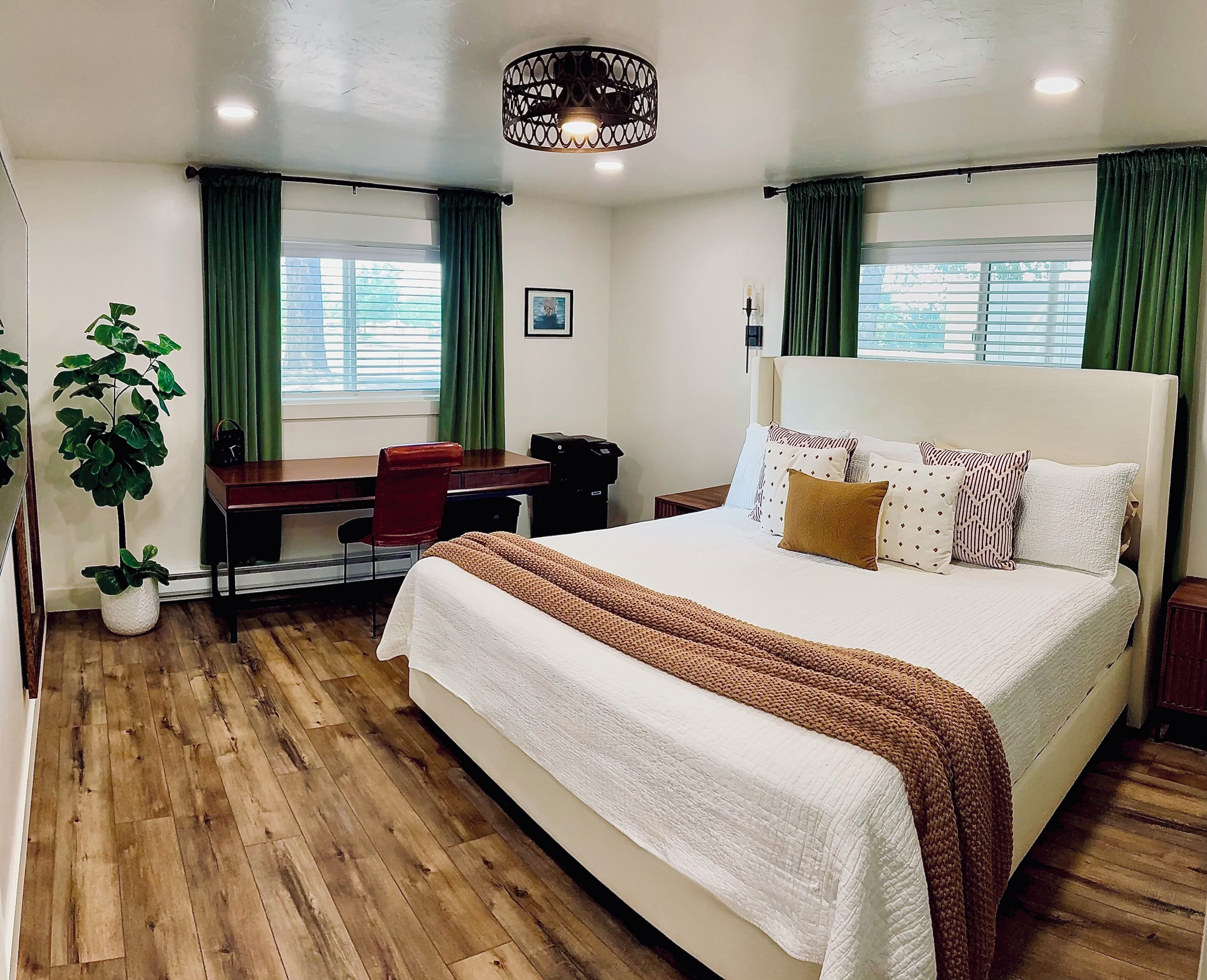 Desk, iron/ironing board, travel cot, free WiFi