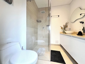 Bathroom - Vrbo Property (Bogotá)