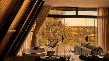 Basic Chalet | Dining