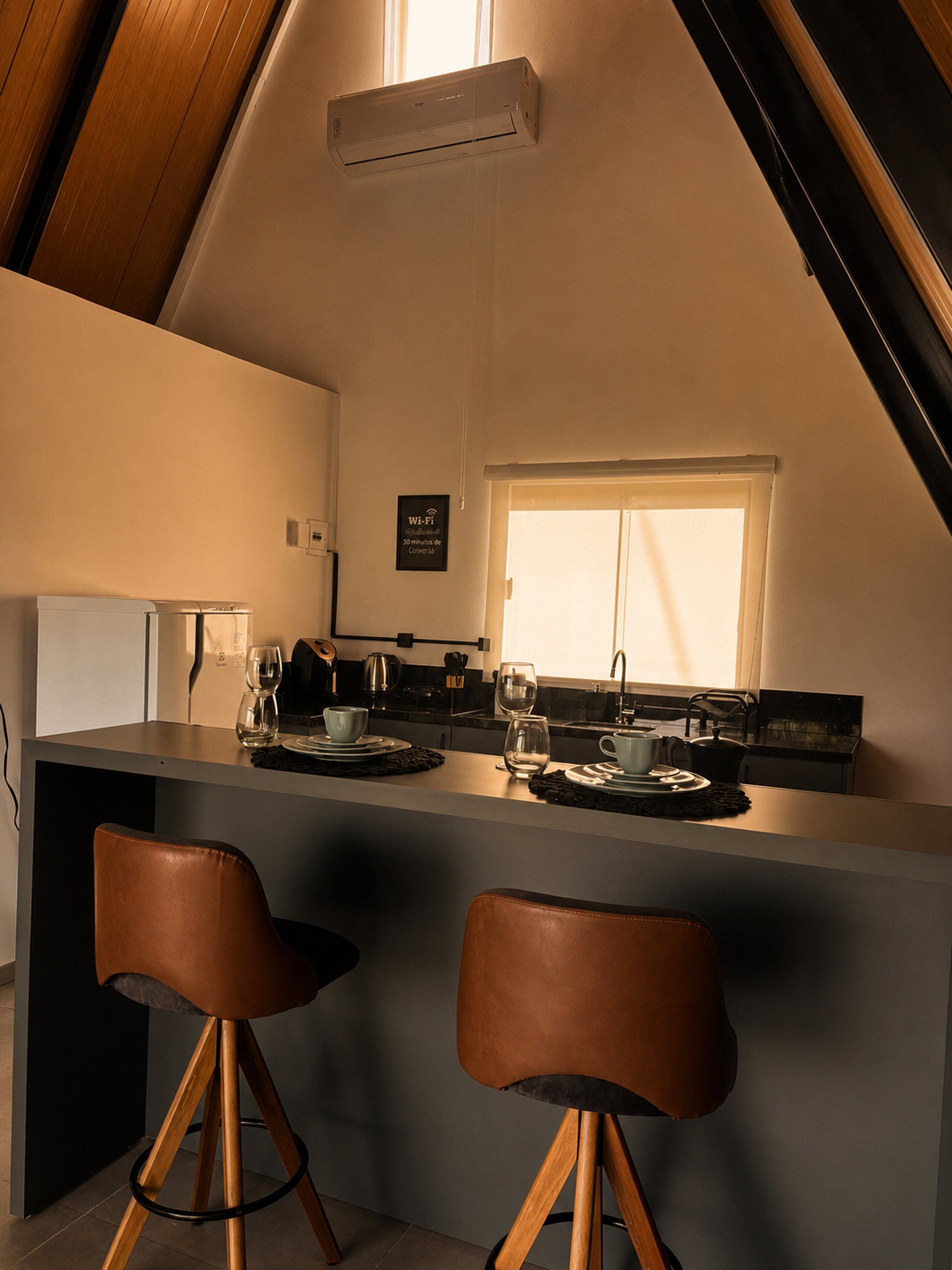 Basic Chalet | Dining