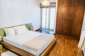 Room - Vrbo Property (Marinhas)