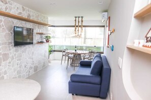 Smart TV - Atlantic Villas | Beachfront + Ocean View + Daily Cleaning (Lauro de Freitas)