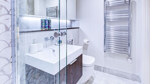 Bathroom - Hybrid Resi Canary Wharf One bedroom Apartment (London)