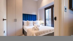 Room - Hybrid Resi Canary Wharf One bedroom Apartment (London)