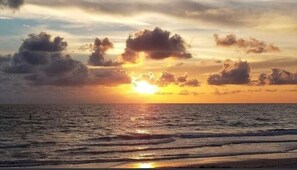 Beach - Excellent 1-bedroom 1-bath condo with AC in Indian Rocks Beach (Indian Rocks Beach)