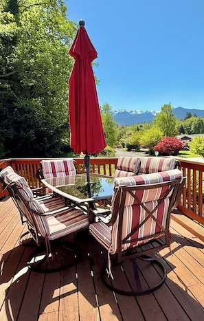 Outdoor dining - Private Beach Access • Ocean & Mountain Views • Near Olympic National Park (Port Angeles)