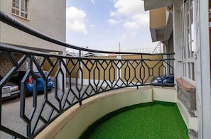 Property grounds - 2-bedroom apartment in beautiful Nairobi with AC and fitness room (Nairobi)