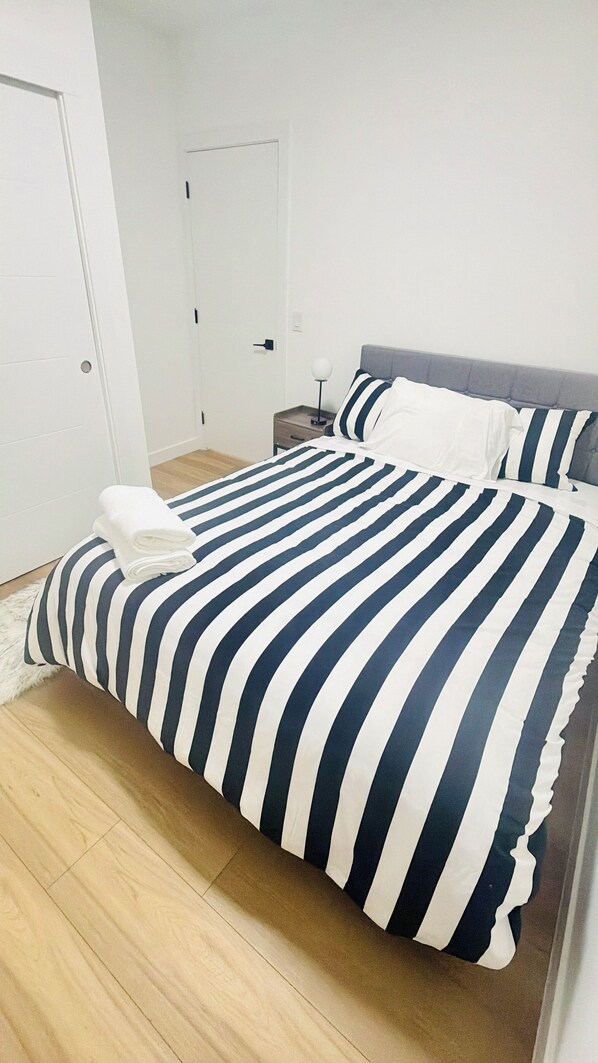 2 bedrooms, iron/ironing board, WiFi, bed sheets