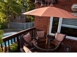 Outdoor dining - Stylish Private Room | Free Parking | Fast WiFi | Great Location (Pickering)