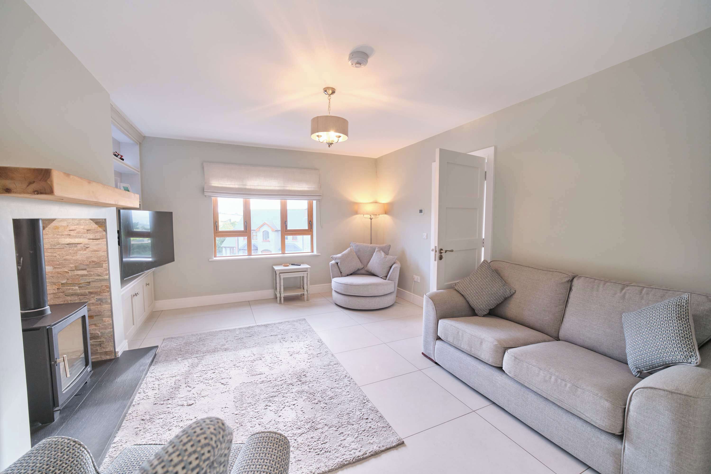 Deluxe 4 Bedroom New Build With Games Room & Private Garden By Travel Lets Holiday Homes Letterkenny - Letterkenny