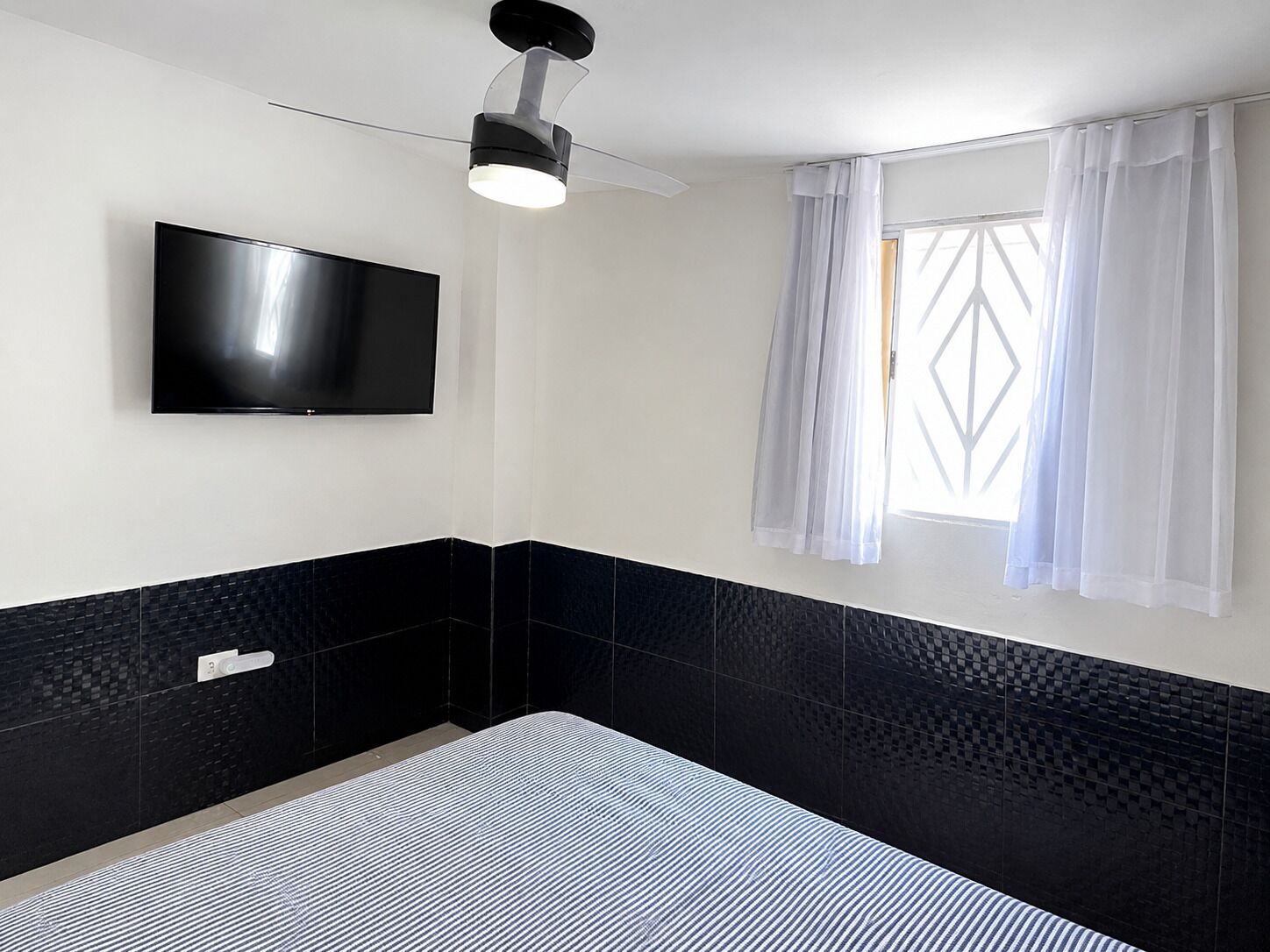 Premium House | WiFi (free), individually decorated, individually furnished