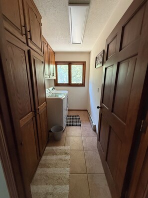 Interior - Spacious Retreat w/ Fire Pit, Ping Pong, beautiful forest views- Near Ski & Golf (Angel Fire)