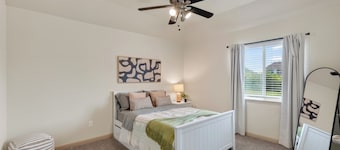 The Olive House - Stylish 4BR Retreat - Sleeps 10 - Newly Furnished