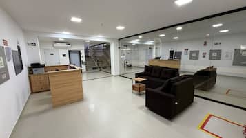 Quầy tiếp tân