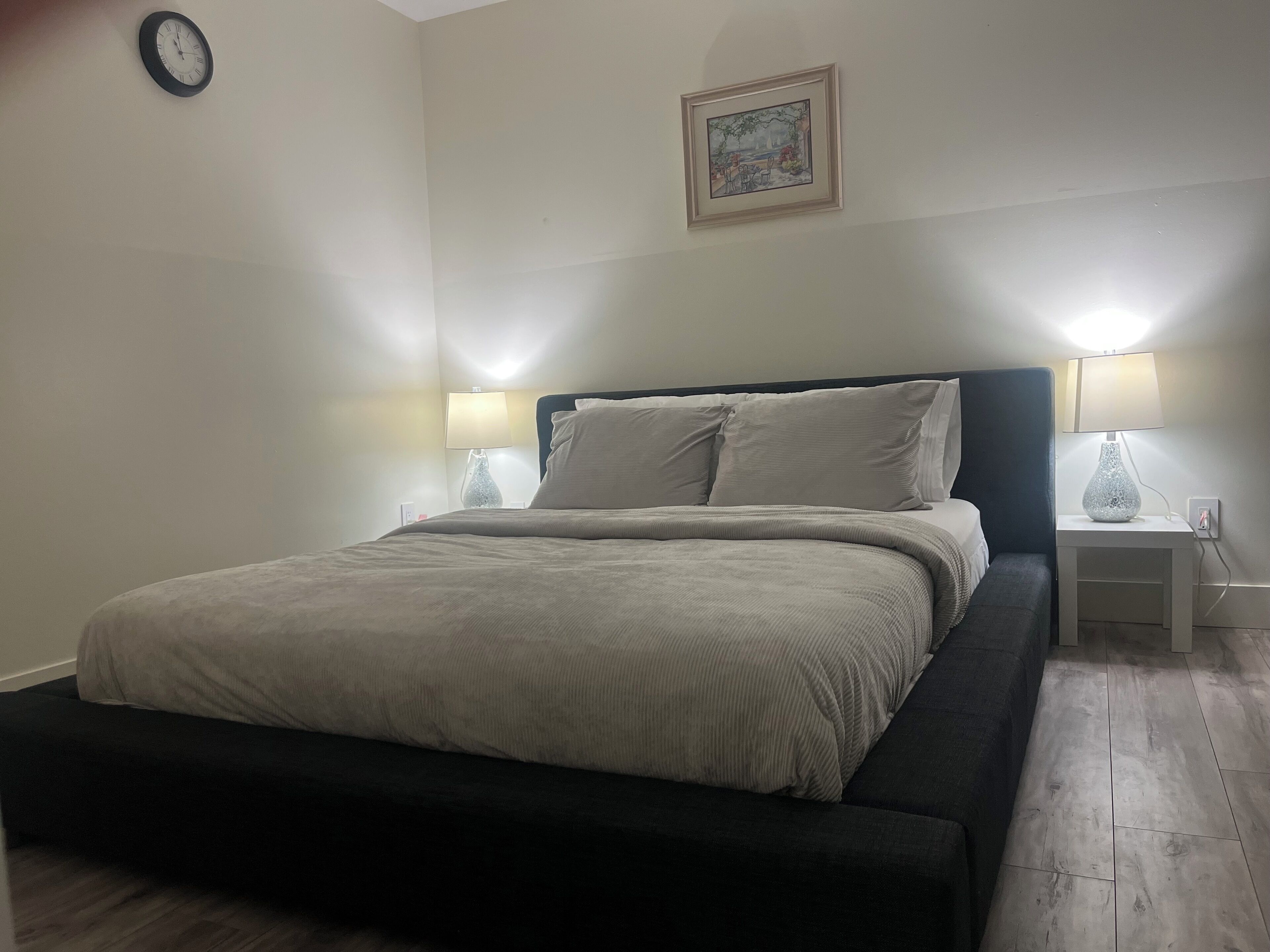 WiFi, bed sheets