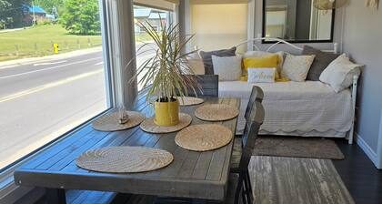 Welcome to the Lake House. A cozy 2 Bedroom Cottage just steps from the Beach.