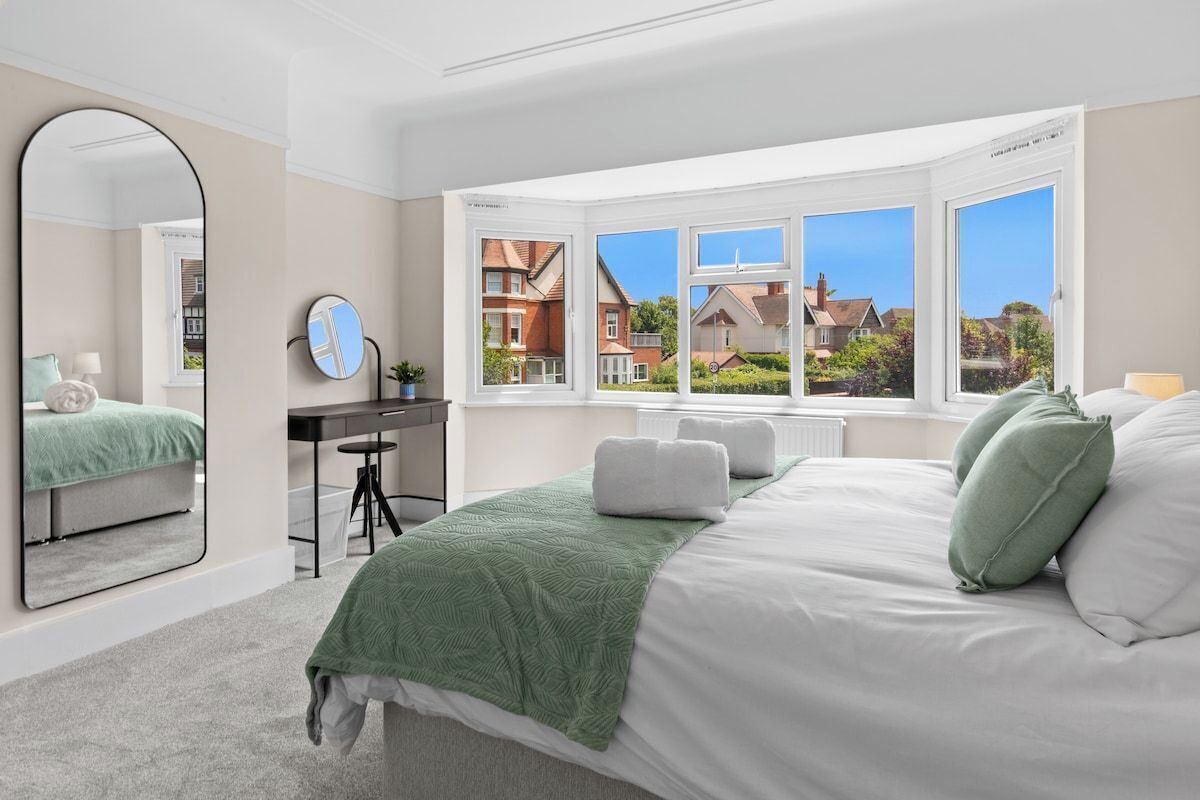 4 bedrooms