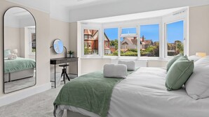 4 bedrooms - Comfortable Coastal Home near Meols Beach, perfect base with parking (Meols)