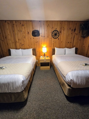 Room - Upstairs Room with 2 Queen Beds | Tub/Shower | Breakfast Included (Red Lodge)