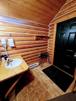 Bathroom - Nice cabin with one queen bed and walk-in shower (Red Lodge)