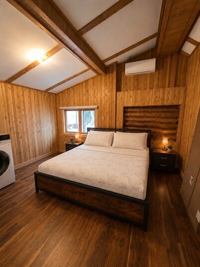 Lakefront Paradise on 31 Mile Lake With Hot Tub, Sauna & More!