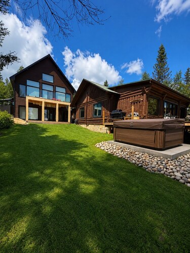 Lakefront Paradise on 31 Mile Lake With Hot Tub, Sauna & More!