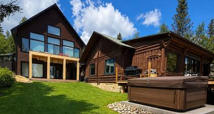 Lakefront Paradise on 31 Mile Lake With Hot Tub, Sauna & More!