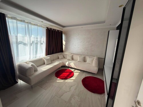 Elegant Modern Retreat with Stylish Comfort