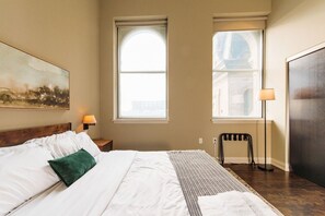 Desk, iron/ironing board, WiFi, bed sheets - Downtown Luxe 2BR Loft Apt | Sleeps 8 | Walkable (Milwaukee)