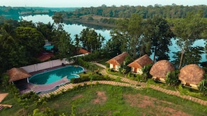 Outdoor pool - Dandeli Kali River Resort (Dandeli)