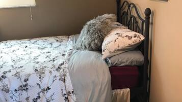 1 bedroom, iron/ironing board, WiFi, bed sheets