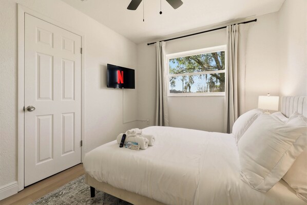 Iron/ironing board, WiFi, bed sheets