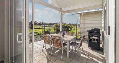 Karrack House - Peaceful family holiday home in Witchcliffe Ecovillage