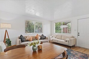 Smart TV - 1BR Downtown-Close SLC Home, Sleeps 4 (Salt Lake City)