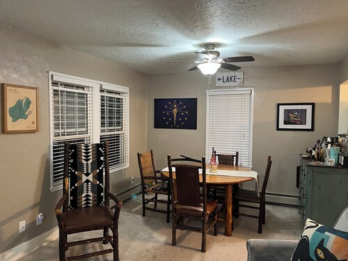 Serene 1-bedroom cabin with AC on peaceful Wall Lake
