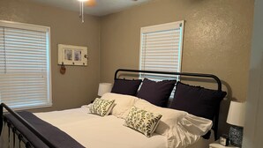 1 bedroom, internet, bed sheets