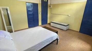 Doppelzimmer, Balkon, Stadtblick | Kostenloses WLAN