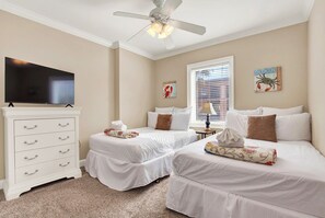 WiFi, bed sheets - Pool, Hot tub, easy access to beach, shops, pier, and NEW ELEVATOR. Pet friendly (Tybee Island)