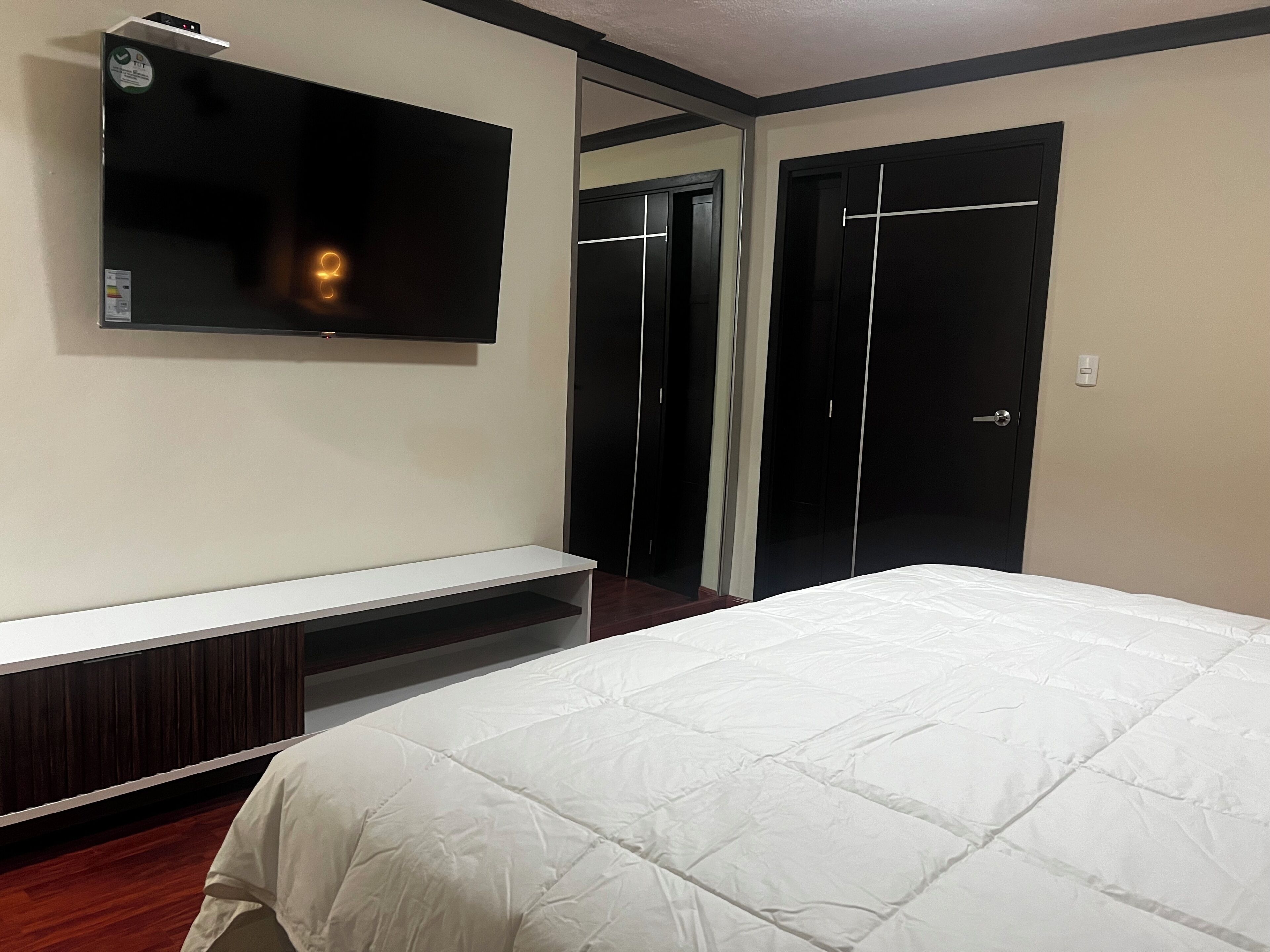 Căn hộ Deluxe, ban công, quang cảnh đồi núi | Màn/rèm cản sáng, truy cập Internet không dây miễn phí 