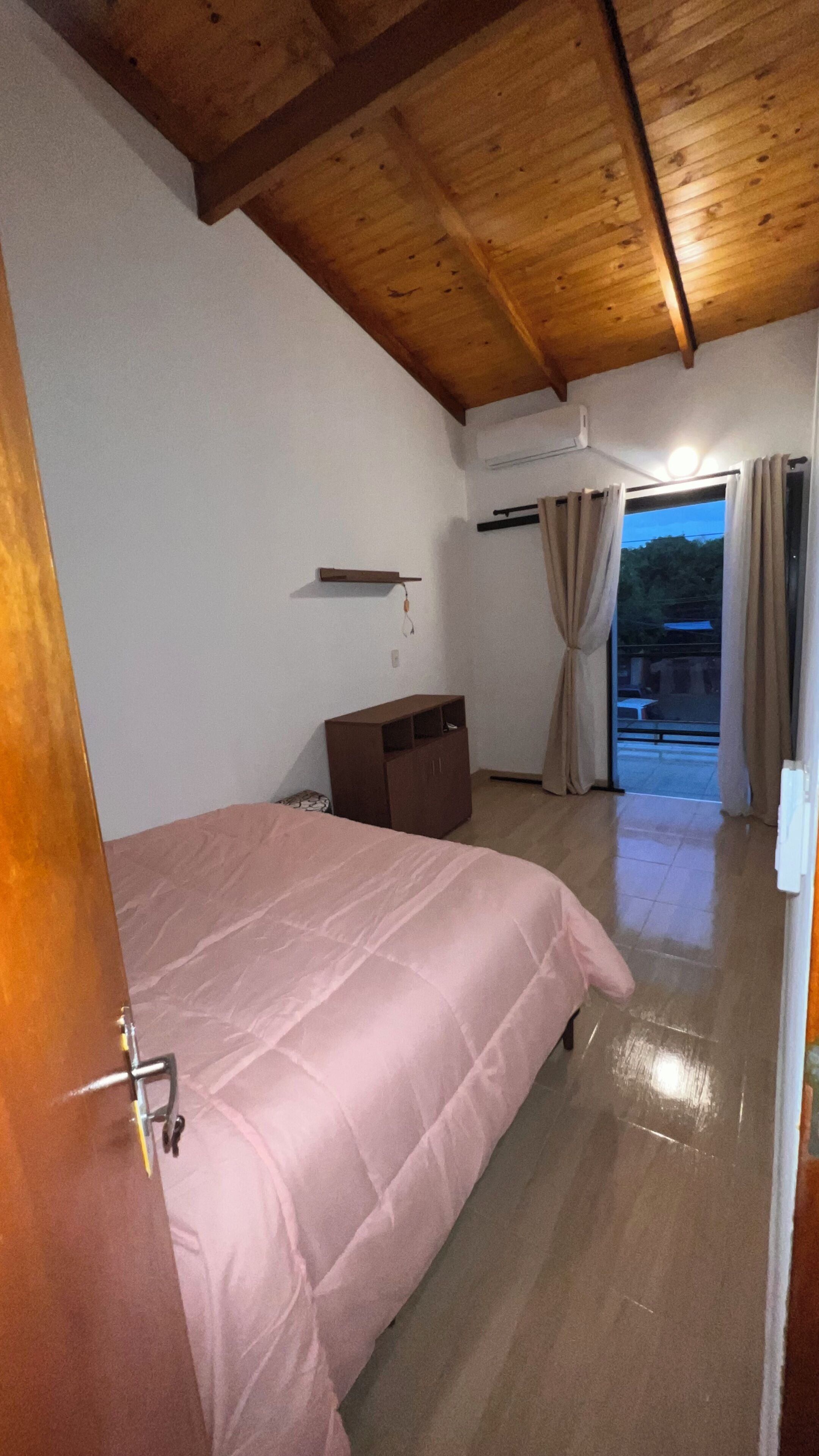 2 bedrooms, WiFi (free), bed sheets