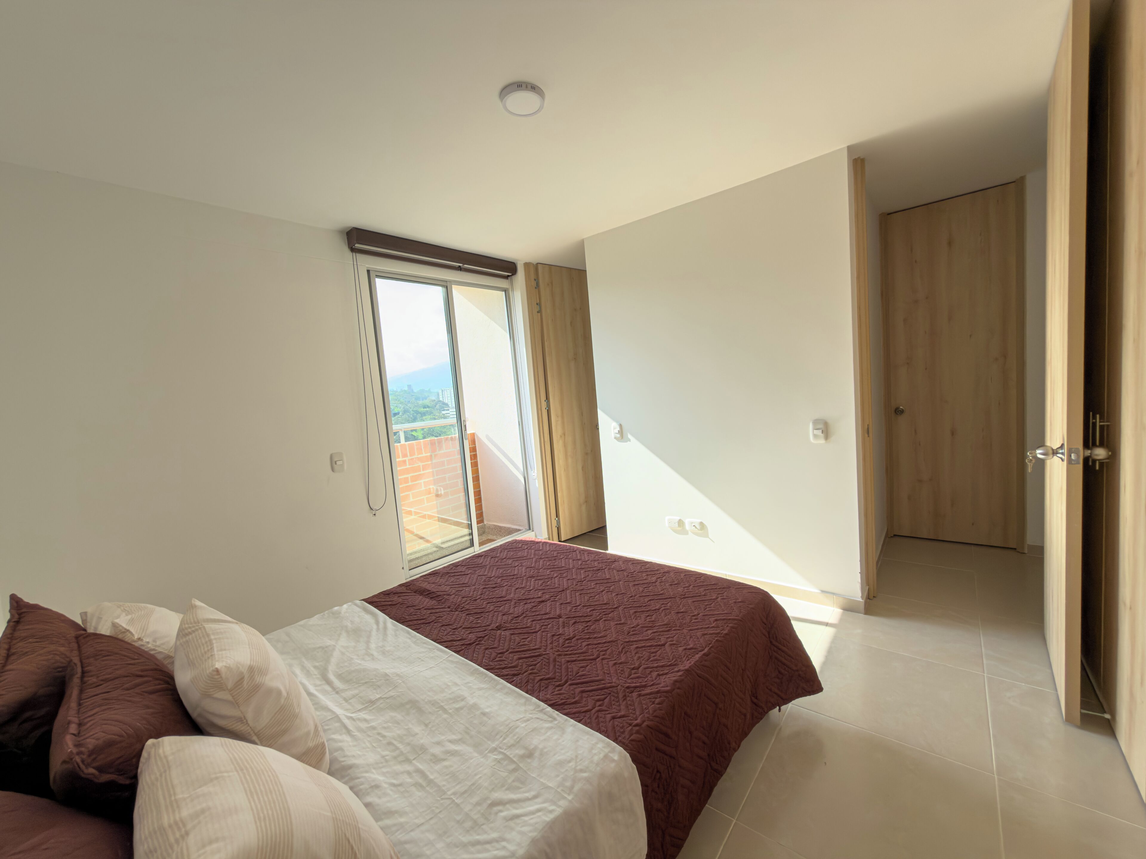 Iron/ironing board, WiFi (free), bed sheets