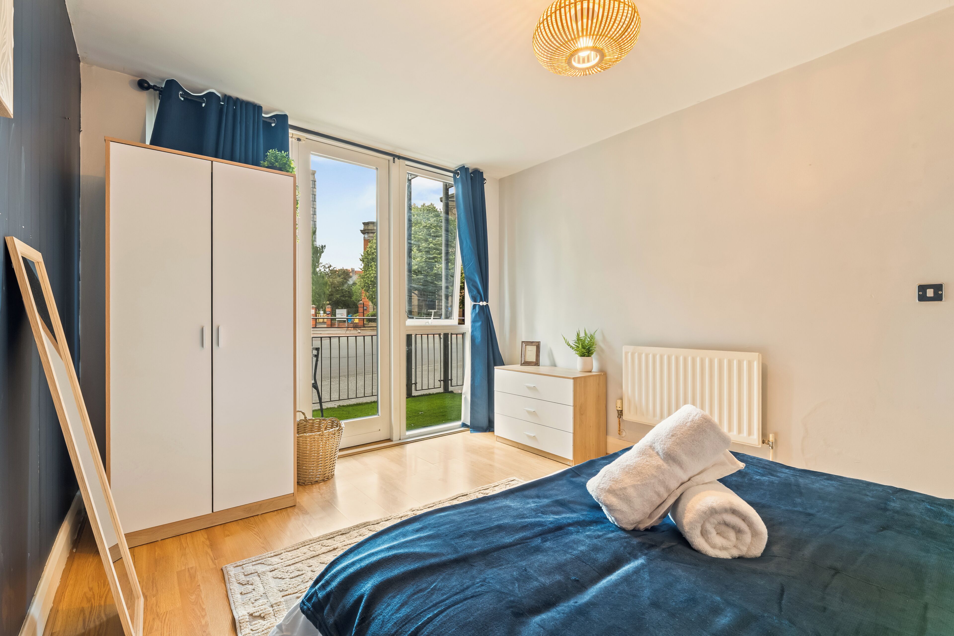 In-room safe, iron/ironing board, WiFi, bed sheets