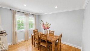 Dining - Walk to All of Downtown OS (Ocean Springs)
