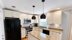 Fridge, microwave, oven, dishwasher - Walk to All of Downtown OS (Ocean Springs)