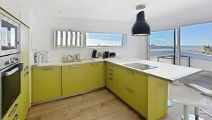 Private kitchen - New—Villa in Stella-Plage with a view of the ocean and dunes (Cucq)