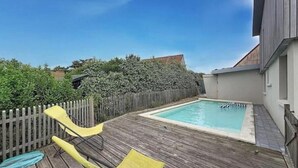 Outdoor pool - New—Villa in Stella-Plage with a view of the ocean and dunes (Cucq)