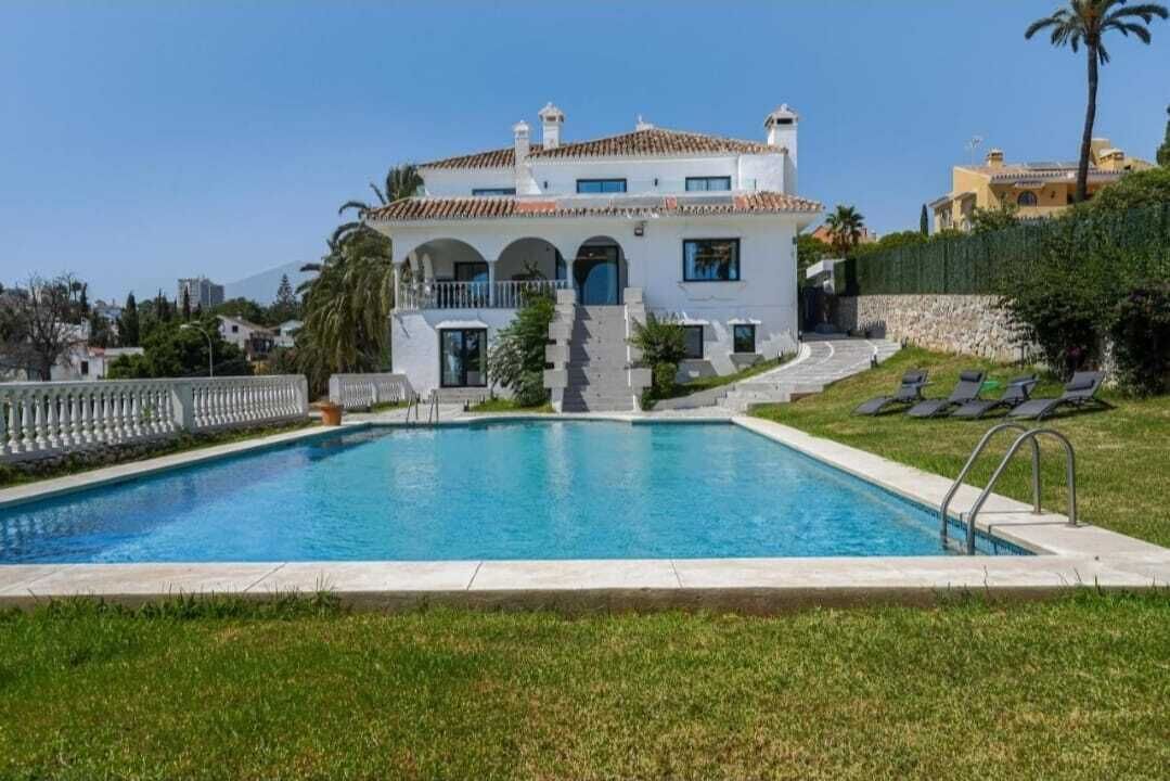 2 piscinas al aire libre