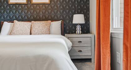 4Br Lux Stay w/Pool & Game Room - Sleeps 10
