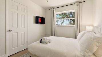 Classic Room | Desk, laptop workspace, iron/ironing board (on request), WiFi (free)